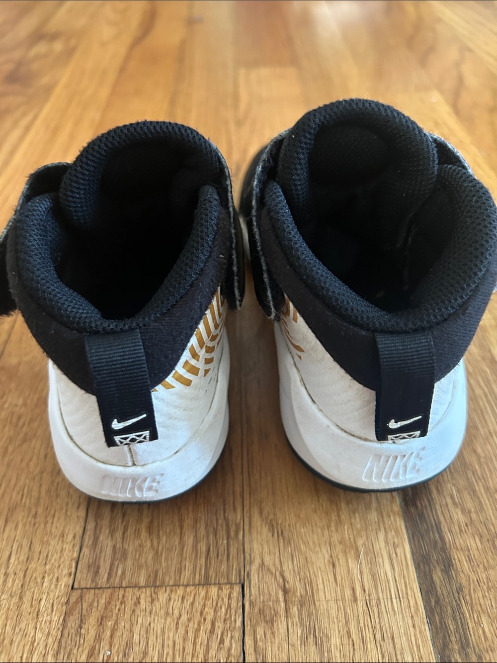 Nike Kids Team Hustle D 9 Pre School Basketball Shoe 12C - Picture 5 of 6